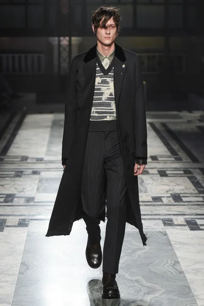 Look 14